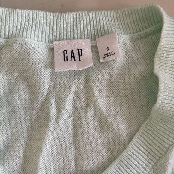 GAP Crewneck Cardigan - Picture 6 of 9